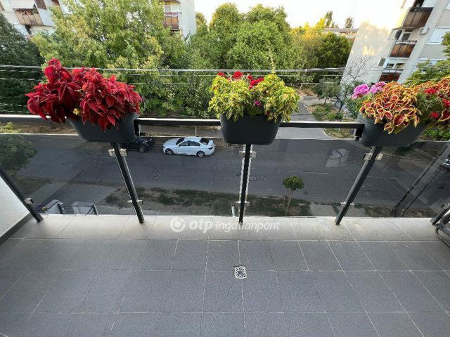 Eladó téglalakás, Hajdúszoboszlón 73 M Ft, 3 szobás