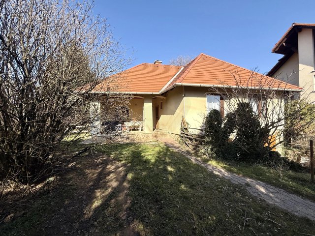 Eladó családi ház, Esztergomban 159 M Ft, 5 szobás