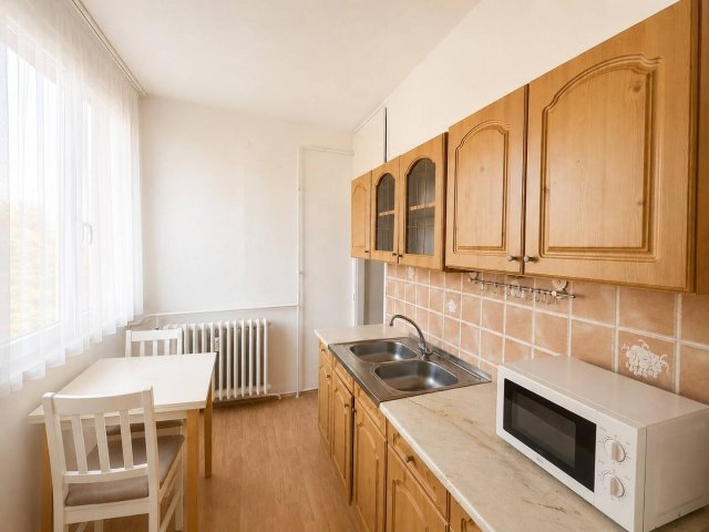 Kiadó téglalakás, albérlet, Tatabányán 180 E Ft / hó