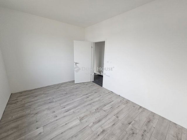 Eladó családi ház, Pécsett 124.9 M Ft, 4 szobás