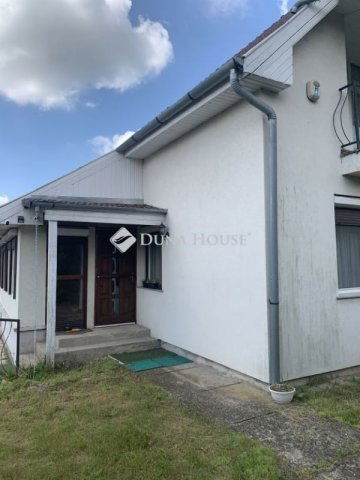 Eladó családi ház, Dányon 65 M Ft, 4 szobás