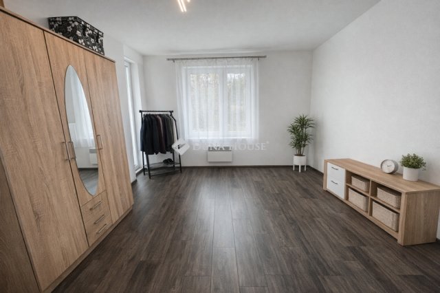 Eladó családi ház, Őrbottyánban 150 M Ft, 3 szobás