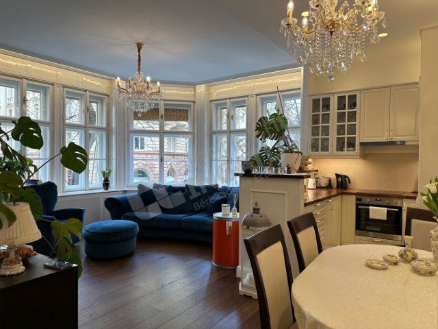 Kiadó téglalakás, albérlet, V. kerületben, Falk Miksa utcában