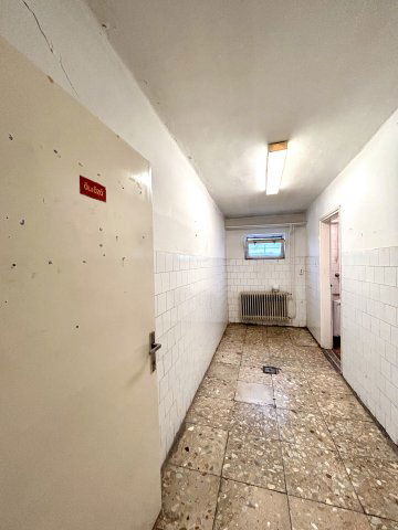 Eladó üzlethelyiség, Komáromban 140 M Ft / költözzbe.hu