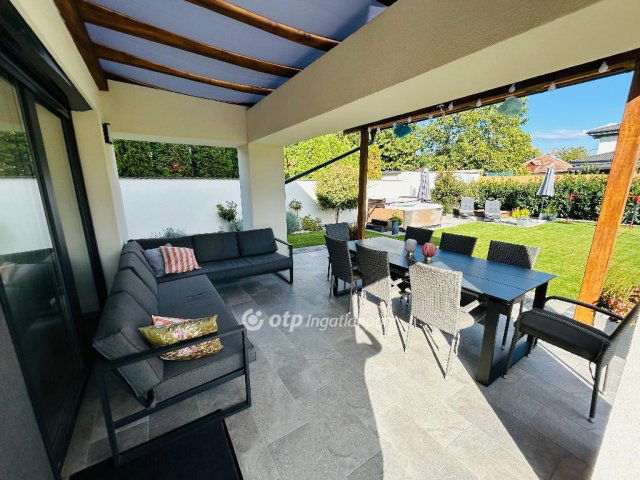 Eladó ikerház, Debrecenben 235 M Ft, 4+1 szobás