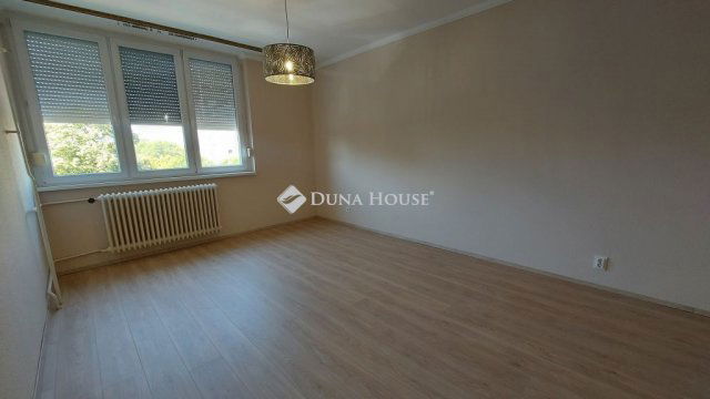 Kiadó téglalakás, albérlet, Tatabányán 140 E Ft / hó