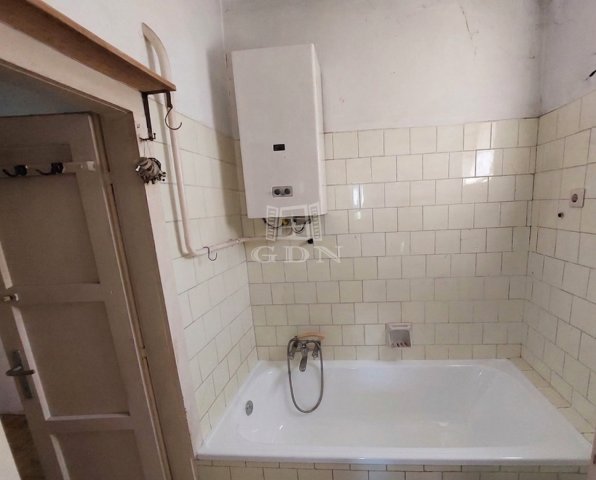 Eladó családi ház, Budakeszin 85 M Ft, 1+4 szobás