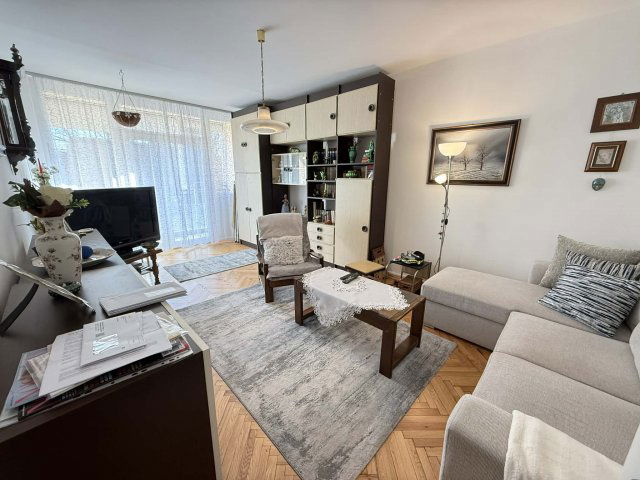 Eladó panellakás, Pécsett, Jedlik Ányos utcában 53.9 M Ft