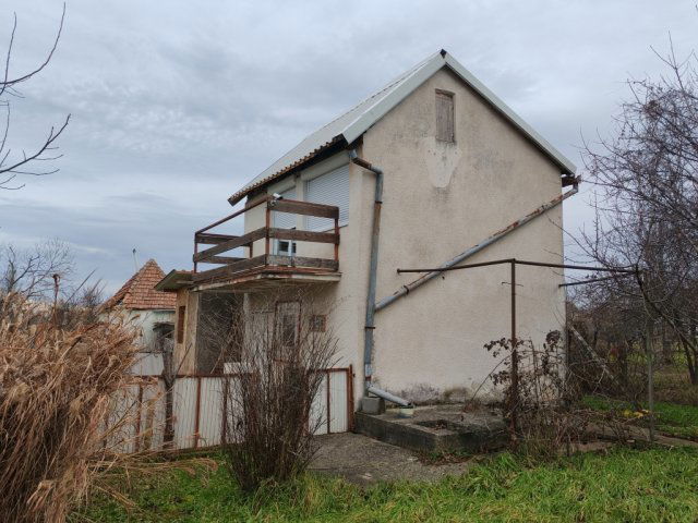 Eladó családi ház, Szigetváron 6.3 M Ft, 2 szobás