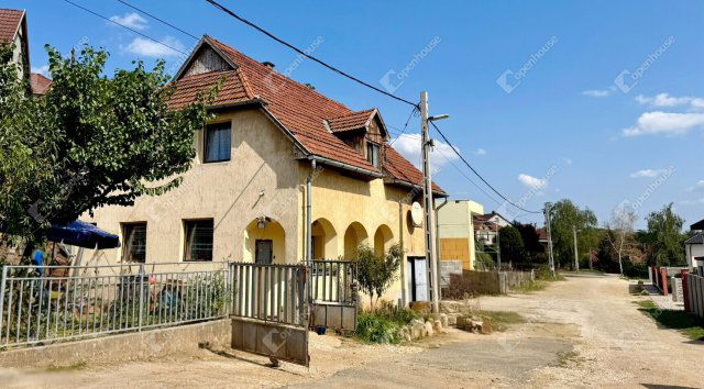 Eladó családi ház, Miskolcon 34.99 M Ft, 6 szobás