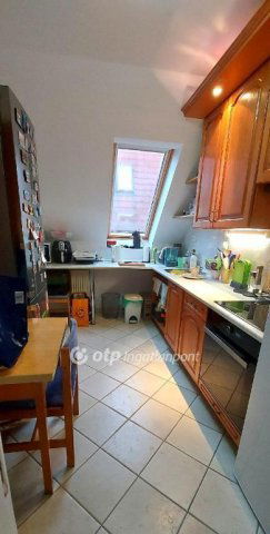 Eladó téglalakás, Kecskeméten 95 M Ft, 3+1 szobás