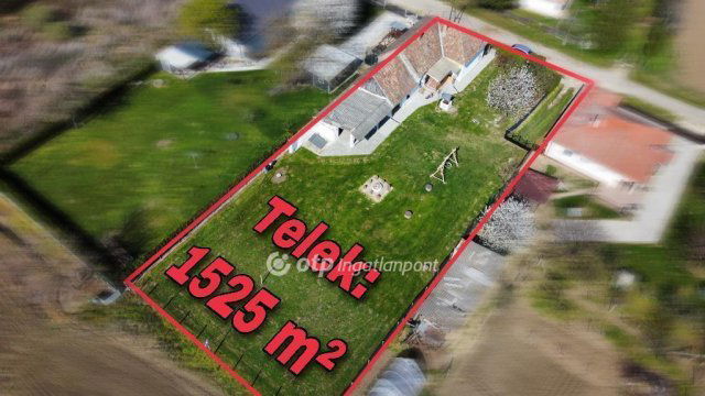 Eladó családi ház, Bakonyságon 51.9 M Ft, 2+1 szobás