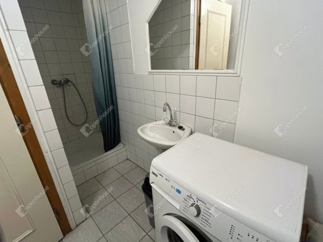 Eladó családi ház, Hegykőn 59.9 M Ft, 6 szobás