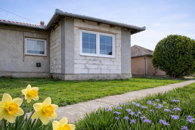 Eladó családi ház, Kiskunlacházán 58.9 M Ft, 3 szobás