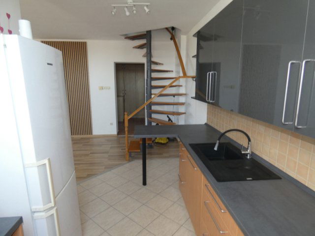 Eladó téglalakás, Szegeden 79.8 M Ft, 4 szobás