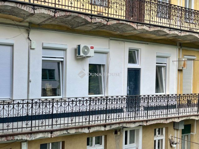 Eladó téglalakás, Budapesten, XII. kerületben 109.9 M Ft
