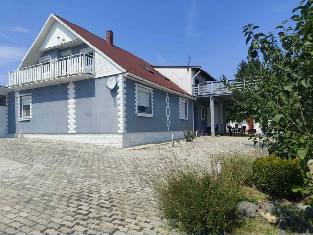 Eladó családi ház, Cserszegtomajon 99.9 M Ft, 6 szobás