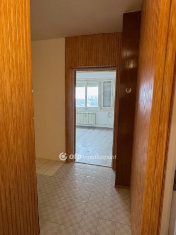 Eladó panellakás, Dunaújvárosban 34.9 M Ft, 2 szobás