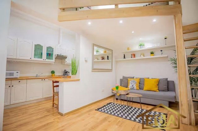 Kiadó téglalakás, albérlet, VI. kerületben, Nagymező utcában