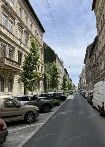 Eladó téglalakás, Budapesten, VI. kerületben, Csengery utcában