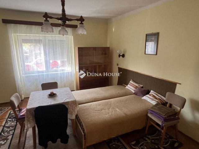 Eladó családi ház, Székesfehérvárott 65 M Ft, 3 szobás