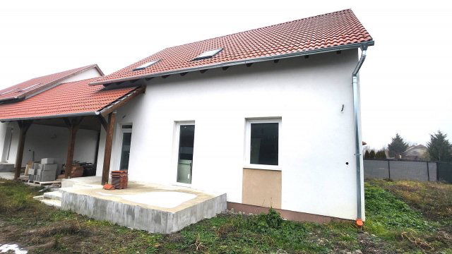 Eladó ikerház, Délegyházán 79.9 M Ft, 4 szobás