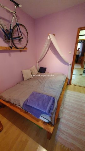 Kiadó téglalakás, albérlet, Pécsett 280 E Ft / hó, 3 szobás