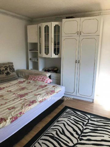 Eladó családi ház, Pilisen 34.9 M Ft, 2 szobás