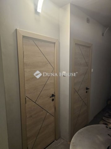 Eladó családi ház, Szegeden 37.5 M Ft, 2 szobás