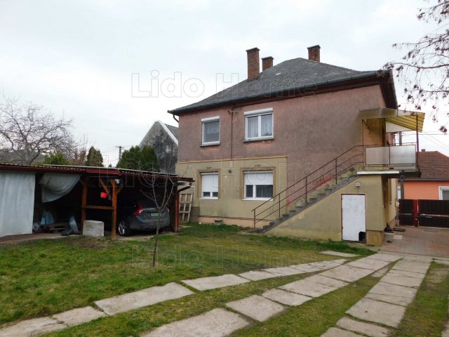 Eladó téglalakás, Keszthelyen 45 M Ft, 3 szobás