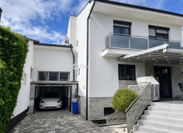 Eladó sorház, Debrecenben 299.99 M Ft, 4 szobás
