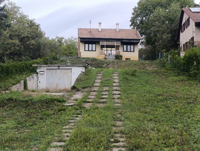 Eladó nyaraló, Budakeszin 105 M Ft, 3 szobás