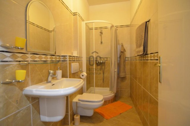 Eladó hotel, Balatonföldváron 995 M Ft / költözzbe.hu