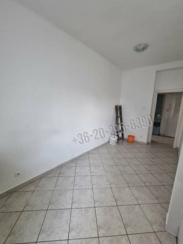Eladó téglalakás, Dunaújvárosban 38 M Ft, 1+2 szobás