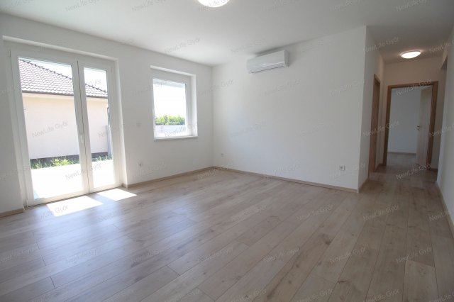 Eladó családi ház, Győrladaméren 119.9 M Ft, 4 szobás