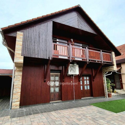 Eladó nyaraló, Hajdúszoboszlón 149 M Ft, 8 szobás