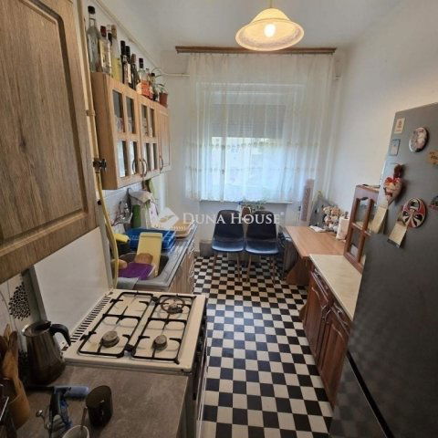 Eladó téglalakás, Kecskeméten 35.9 M Ft, 3 szobás