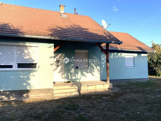 Eladó családi ház, Dömsödön 55 M Ft, 6 szobás
