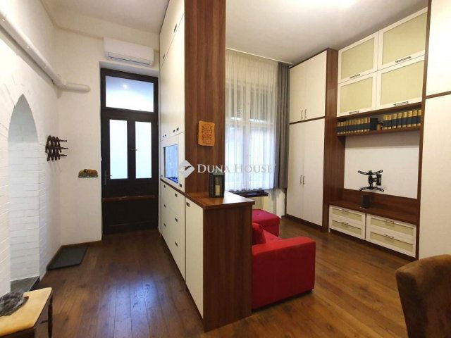 Eladó téglalakás, Budapesten, VII. kerületben 93.9 M Ft