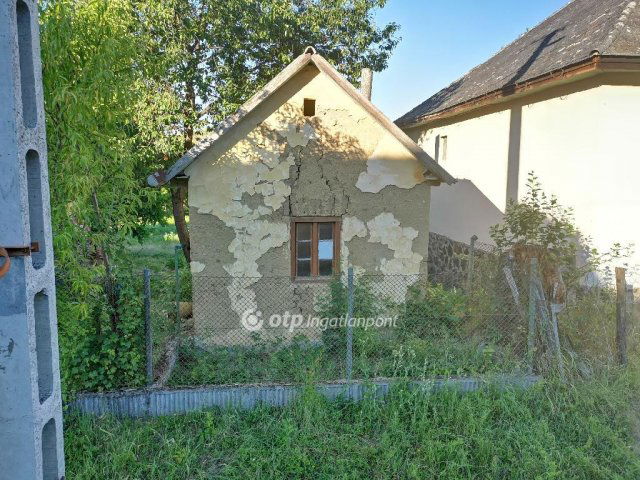 Eladó családi ház, Szécsényfelfalun 3.9 M Ft, 2 szobás