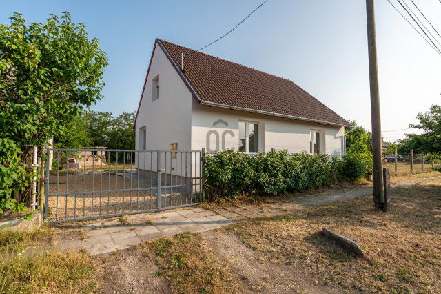 Eladó családi ház, Berhidán 42.9 M Ft, 3 szobás