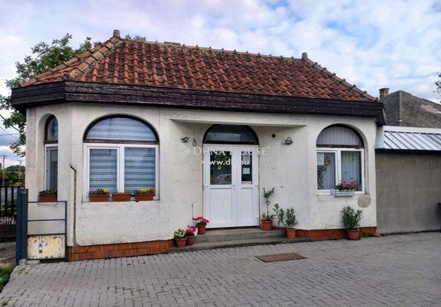 Eladó családi ház, Sárszentmihályon 110 M Ft, 5 szobás