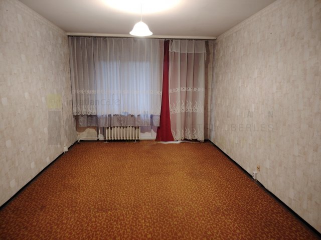 Eladó panellakás, Szegeden, Csongrádi sugárúton 56.9 M Ft