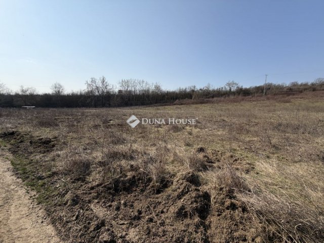 Eladó telek, Vácon 30 M Ft / költözzbe.hu