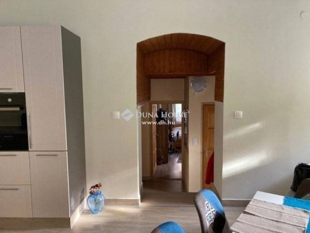 Eladó családi ház, Pécsett 104.9 M Ft, 4 szobás