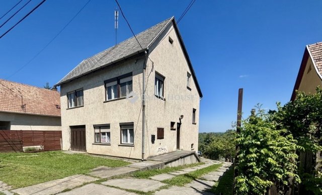 Eladó családi ház, Neszmélyen 65 M Ft, 3 szobás