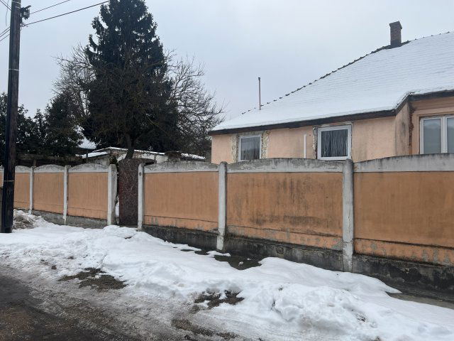 Eladó ikerház, Tatabányán 30 M Ft, 2+1 szobás