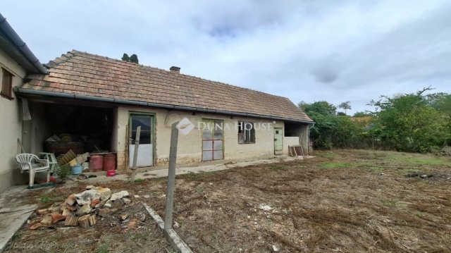 Eladó családi ház, Sárbogárdon 17.9 M Ft, 2 szobás