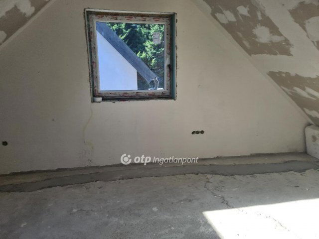 Eladó családi ház, Törökbálinton 170 M Ft, 9 szobás