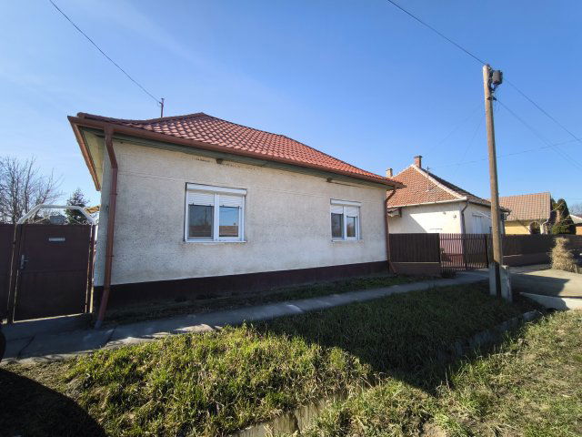 Eladó családi ház, Nagykerekin 17.9 M Ft, 3 szobás